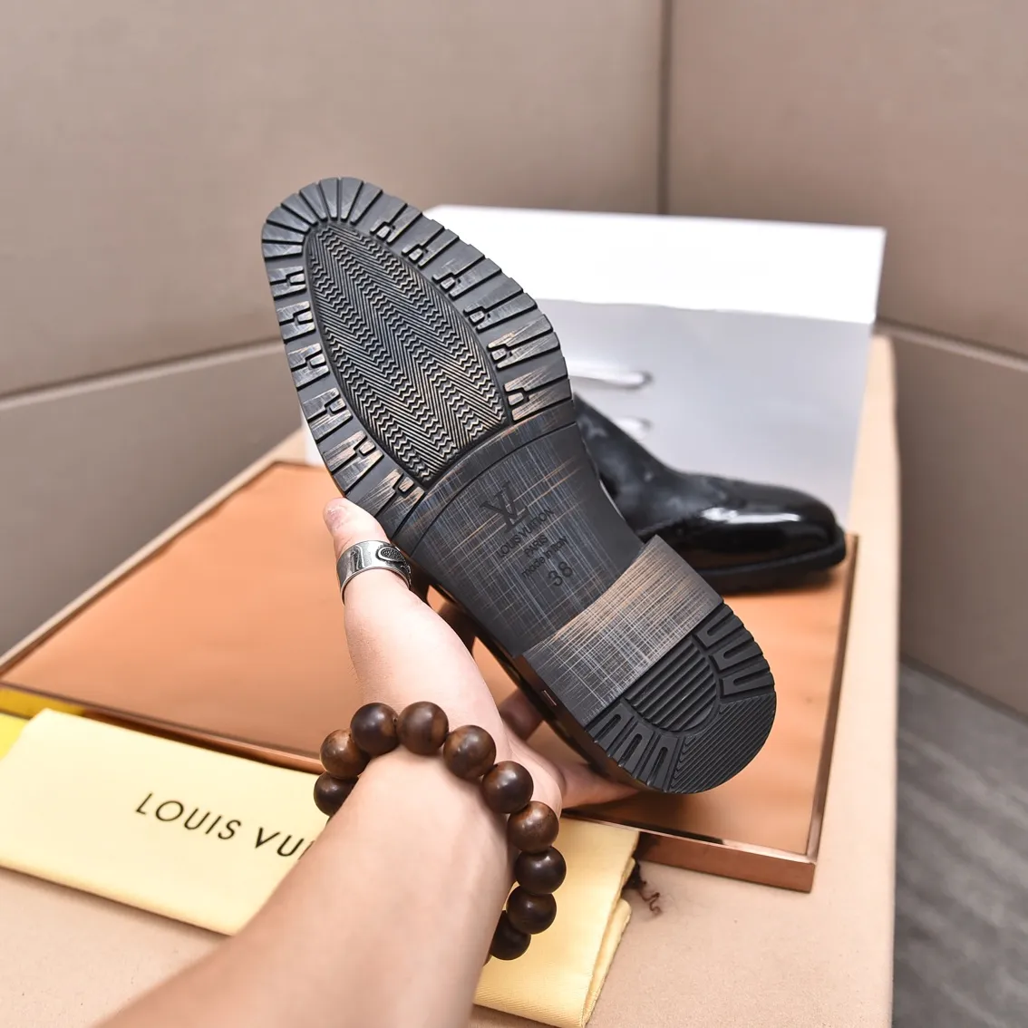 Men's shoes💰480📛📛【LOUIS VUITTON】(Quan Niu Li) Louis Vuitton 2023 official website synchronized new products👟Milan fashion catwalk style🇰🇾🇰🇾LV family logo, celebrity style, a must-have for fashionistas⚠️First layer calfskin➕cowhide lining➕Official website original version special outsole👞Number 38-44